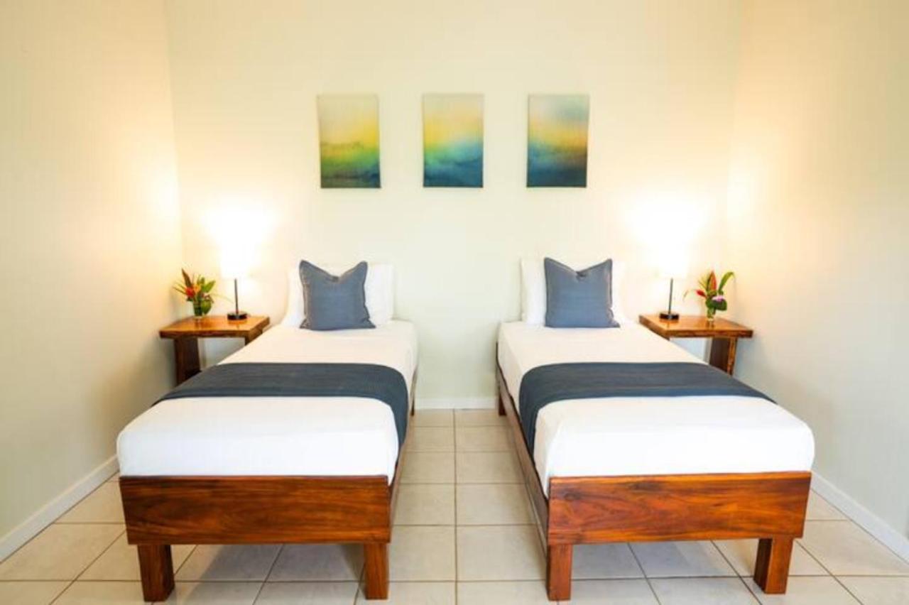 Casa Marlin Panzió Bocas Town Kültér fotó